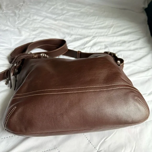 Coach Legacy Leather Hobo Bag – Dark Brown Leather | Adjustable Strap - Picture 4 of 11